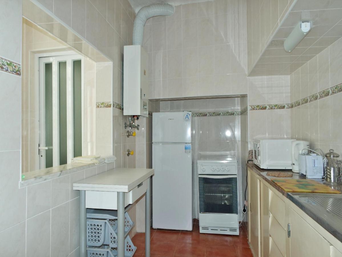 C01 - Blue Door City Apartment Лагос Екстериор снимка